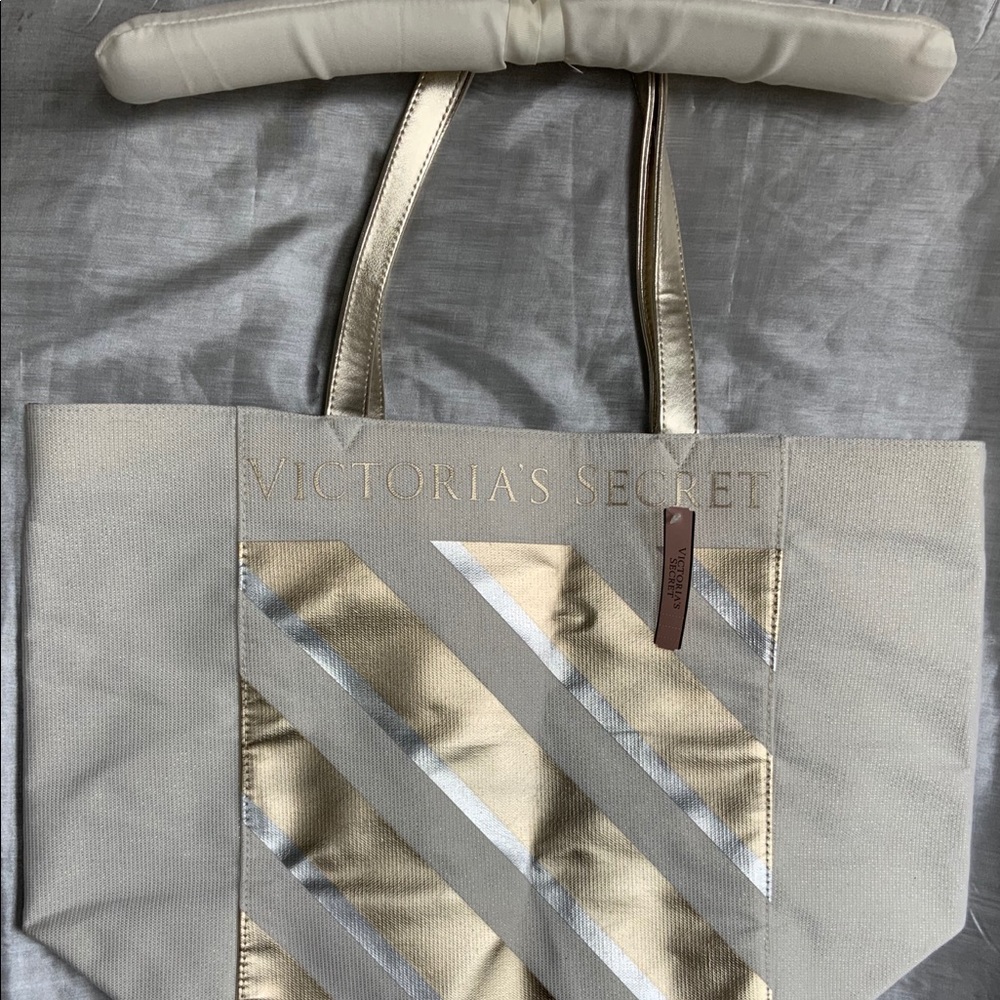 VS Tote Mid Size Brand New